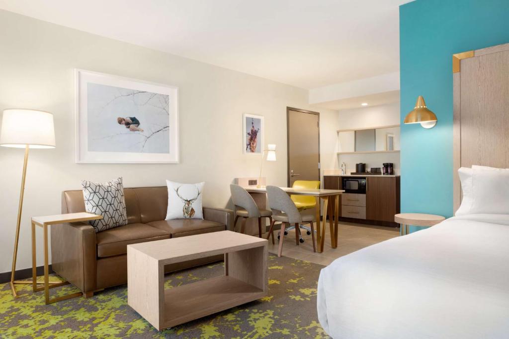 Embassy Suites by Hilton, photo 2