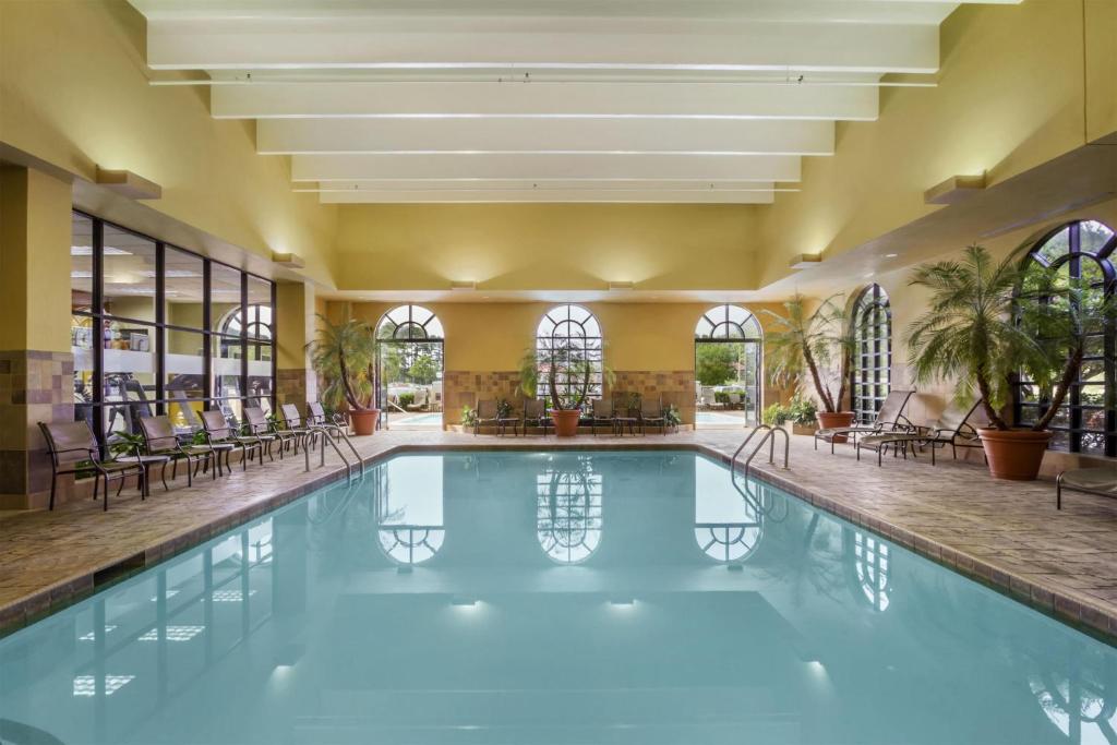 Embassy Suites Greenville Golf Resort & Conference Center, photo 4