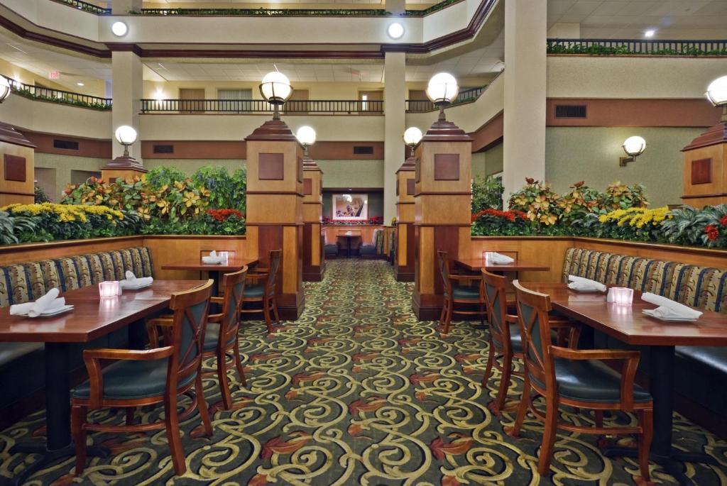 Embassy Suites Lexington, photo 3