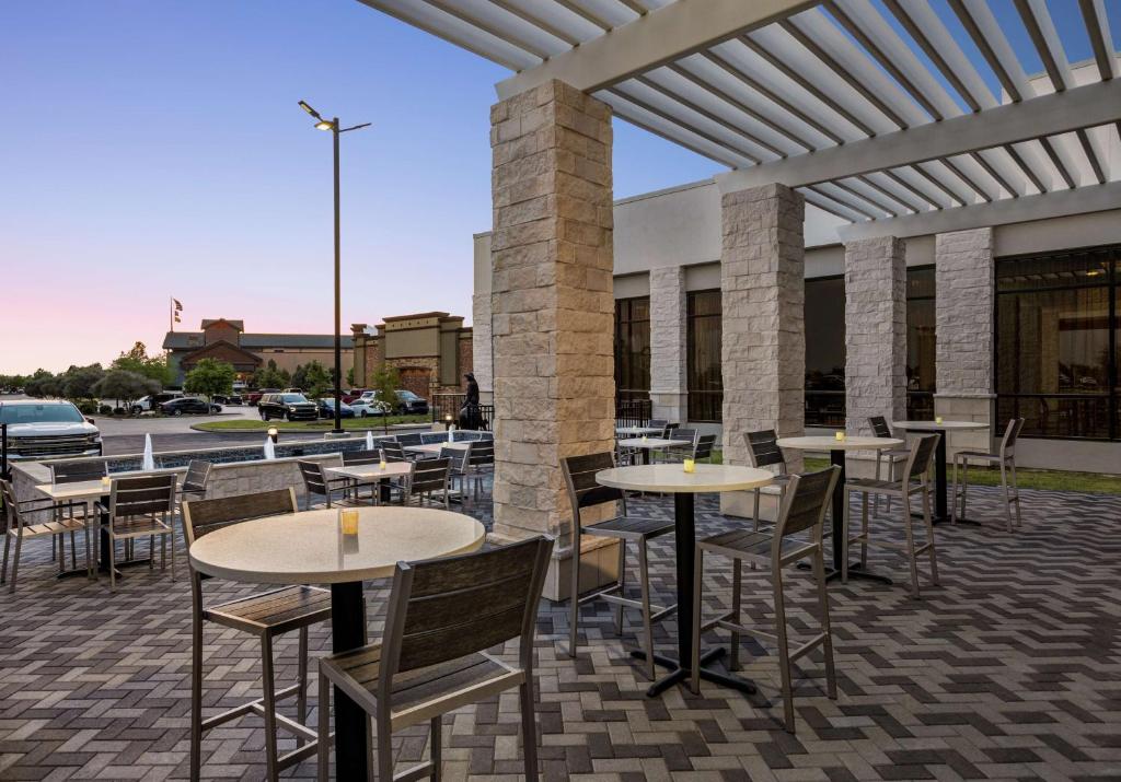 EMBASSY SUITES ROUND ROCK, photo 3