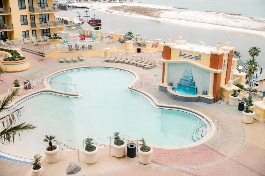 Emerald Grande at HarborWalk Village, photo 2
