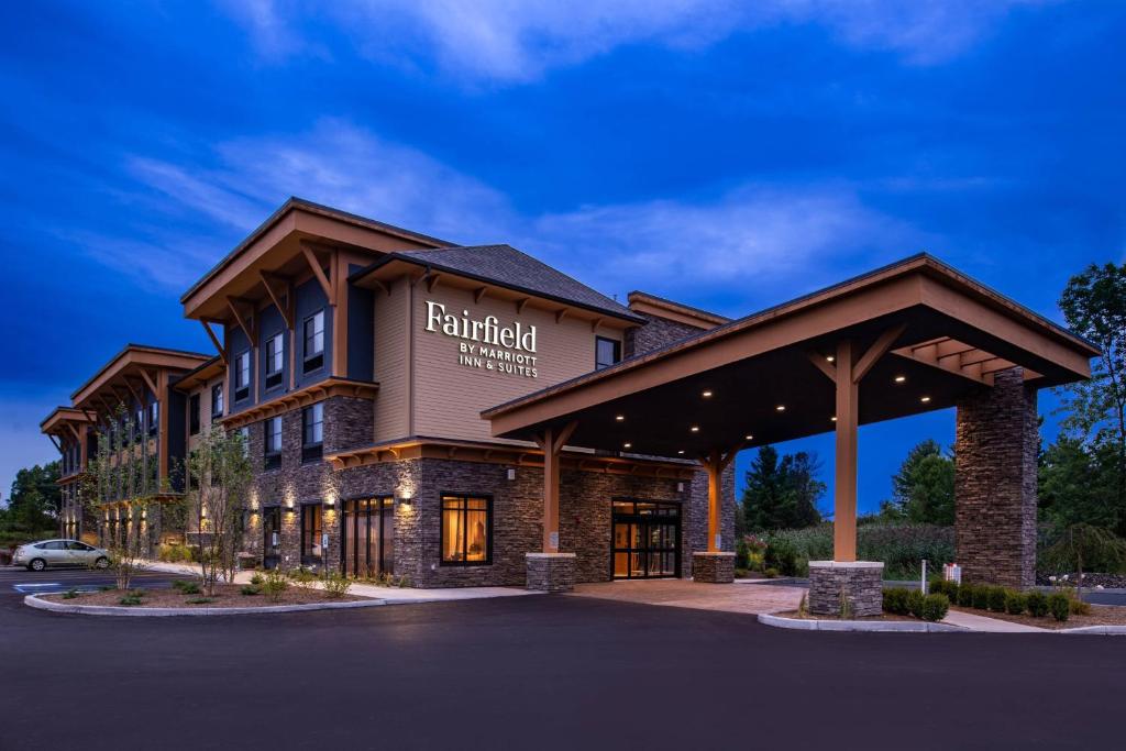 Fairfield Inn & Suites by Marriott Canton, photo 1