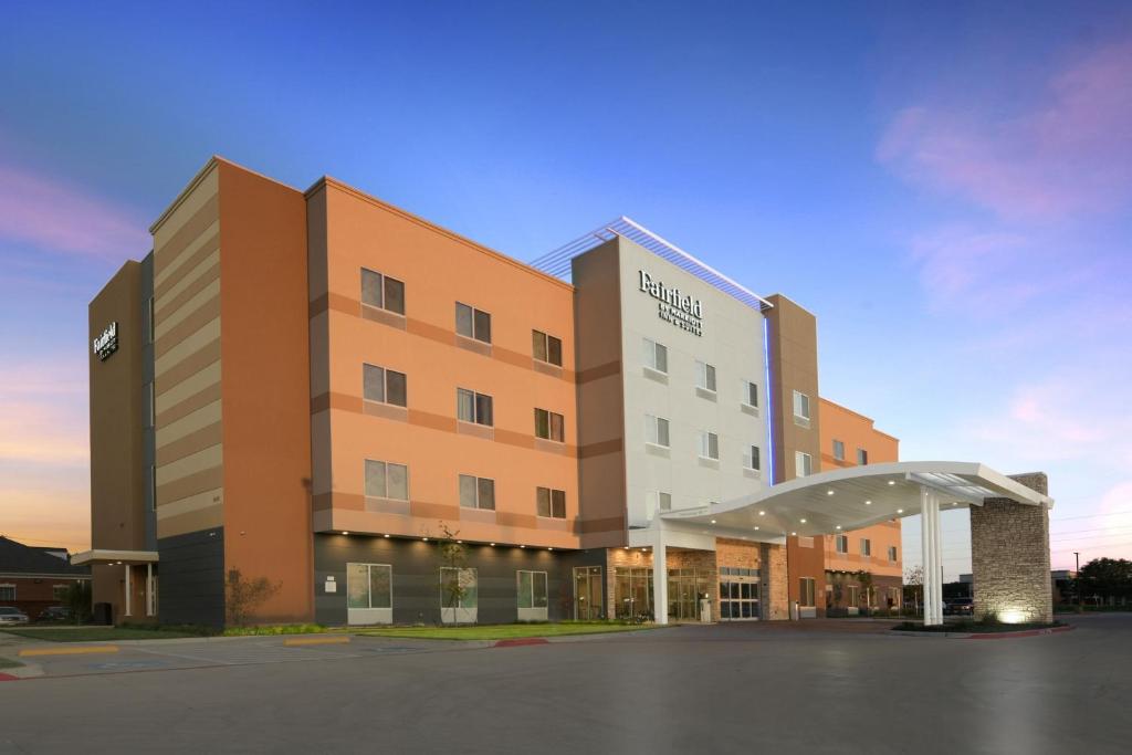 Fairfield Inn & Suites by Marriott Dallas East, photo 1