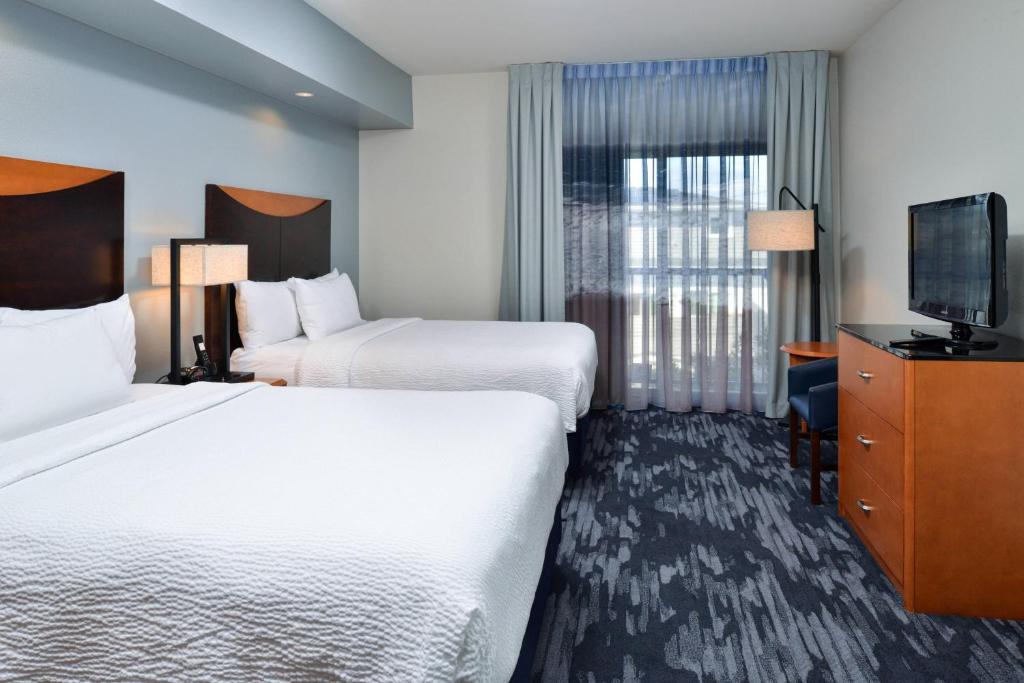 Fairfield Inn & Suites by Marriott Santa Cruz, photo 2