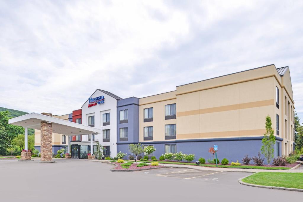 Fairfield Inn by Marriott Corning Riverside, photo 1