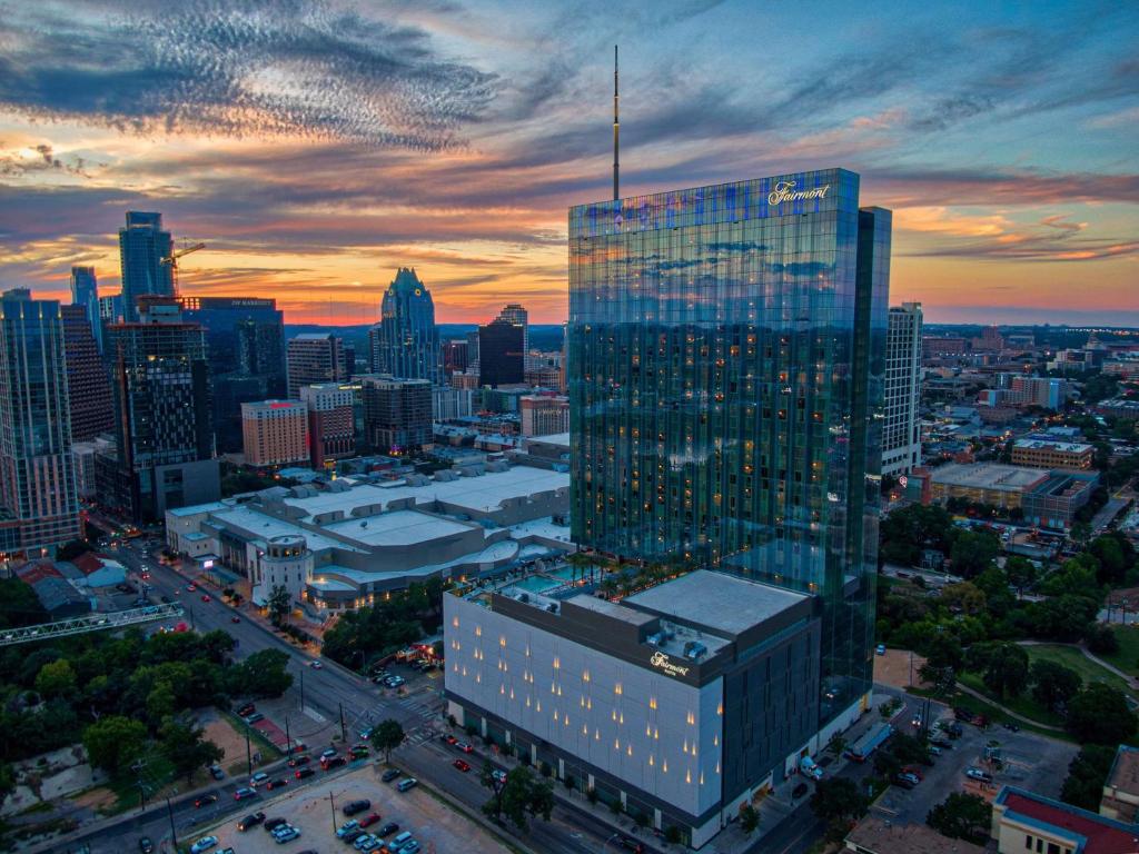 Fairmont Austin, photo 1
