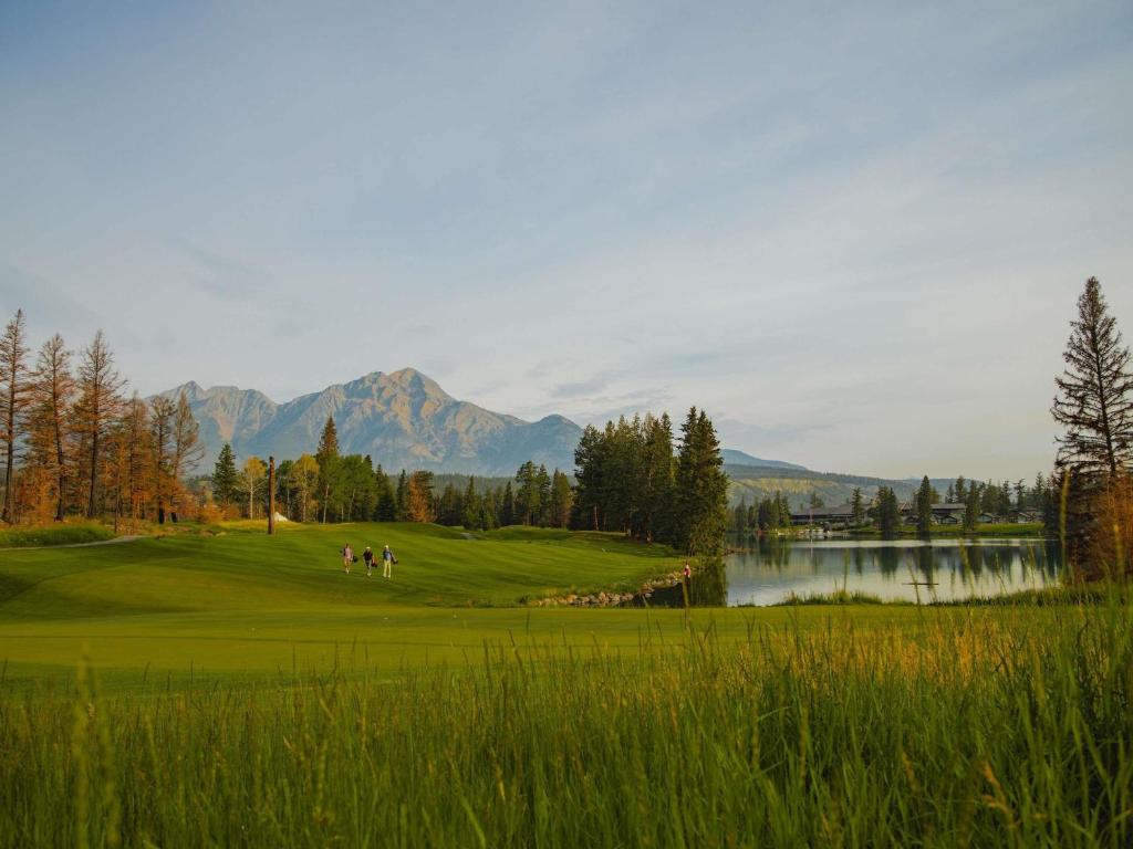 Fairmont Jasper Park Lodge, photo 3