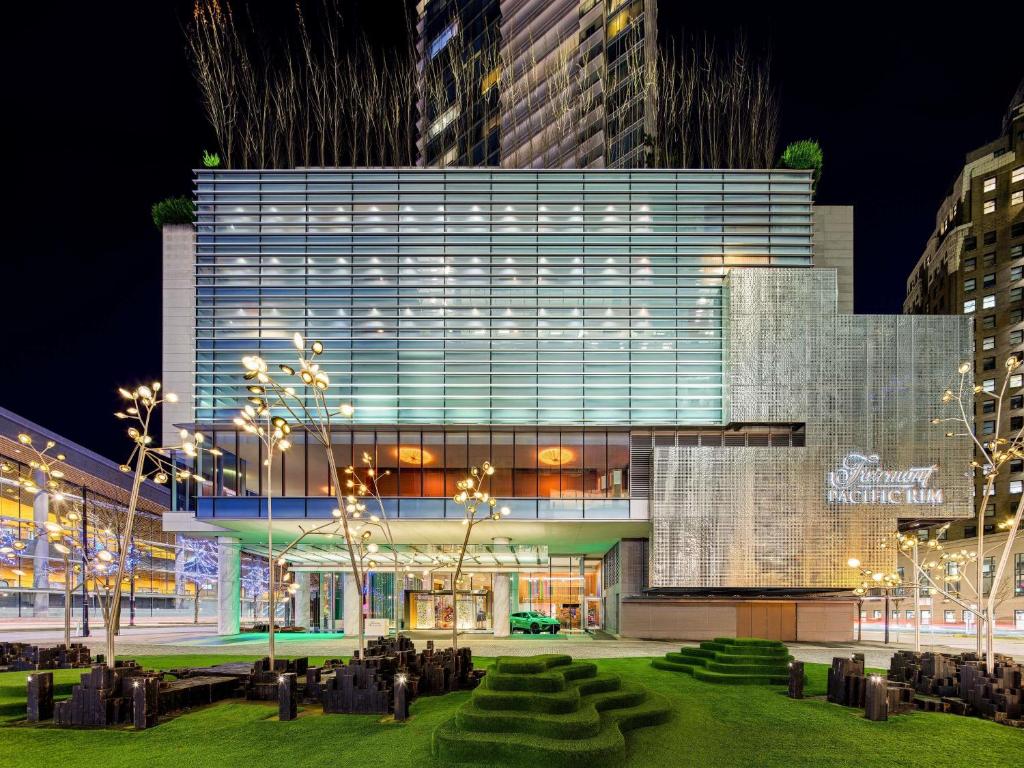 Fairmont Pacific Rim, photo 1