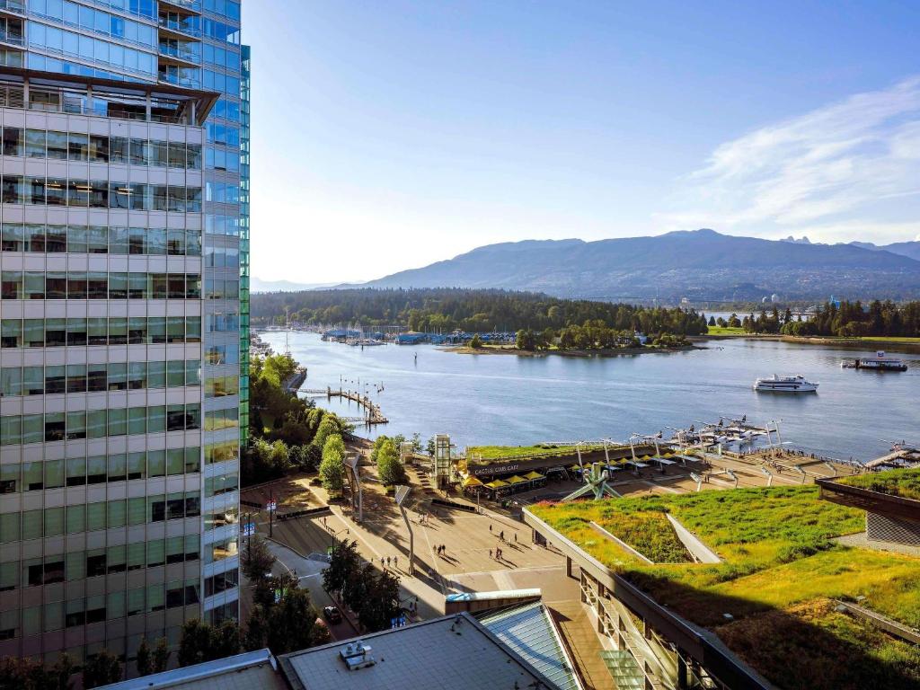 Fairmont Pacific Rim, photo 4