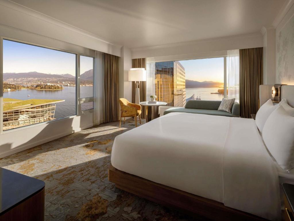 Fairmont Waterfront, photo 2