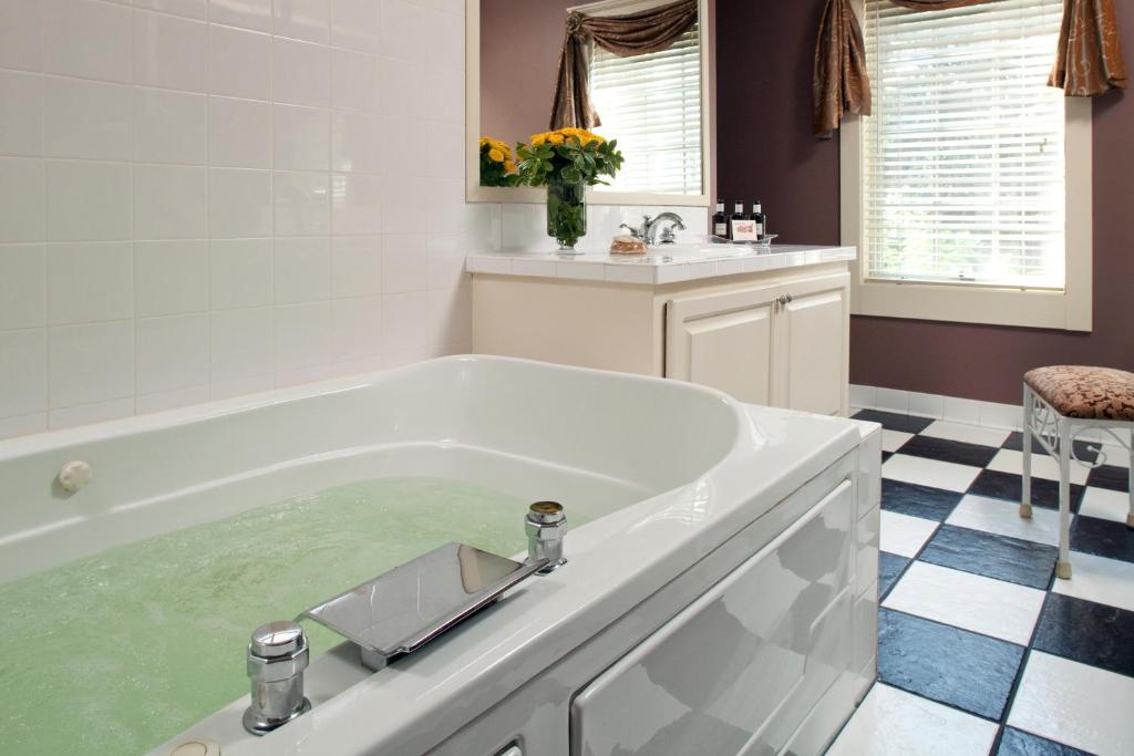 Fairview Inn, a Select Registry Property, photo 3