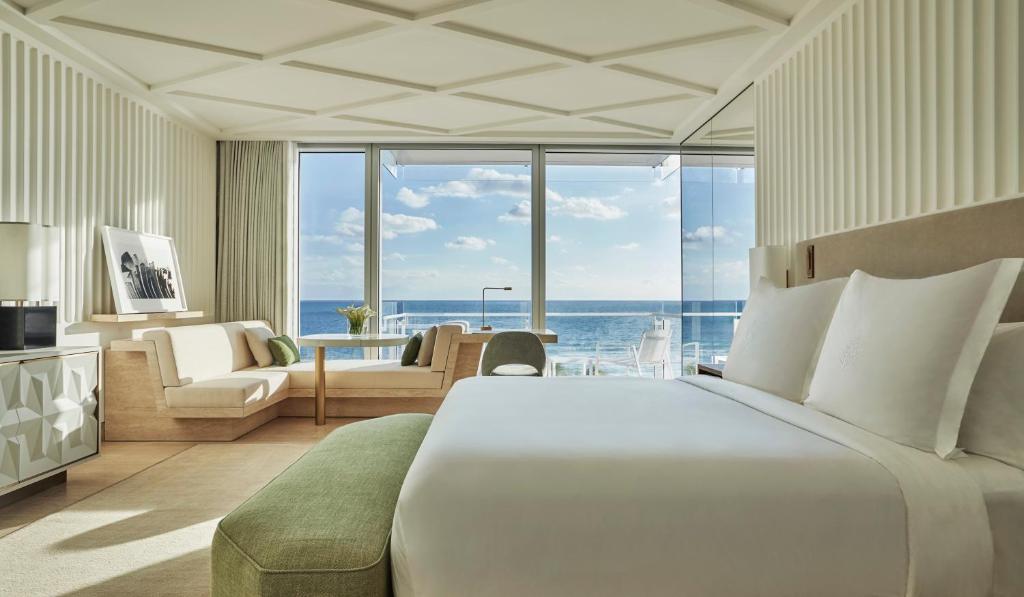 Four Seasons Hotel at The Surf Club, photo 2