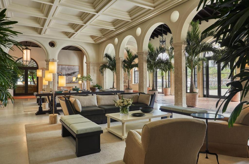 Four Seasons Hotel at The Surf Club, photo 4