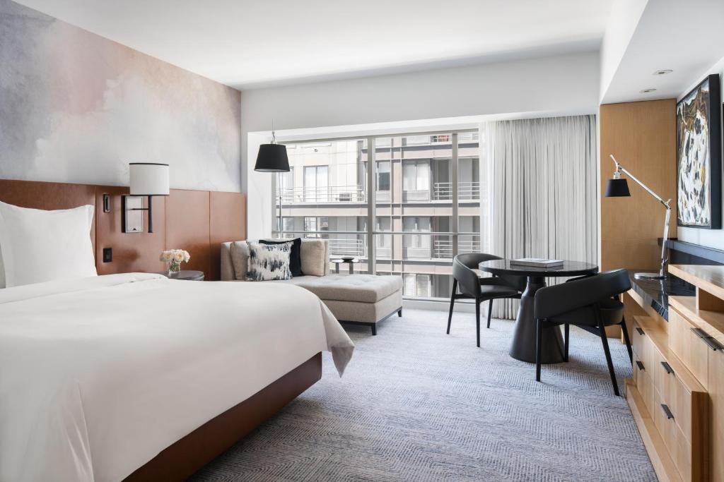Four Seasons Hotel Seattle, photo 2