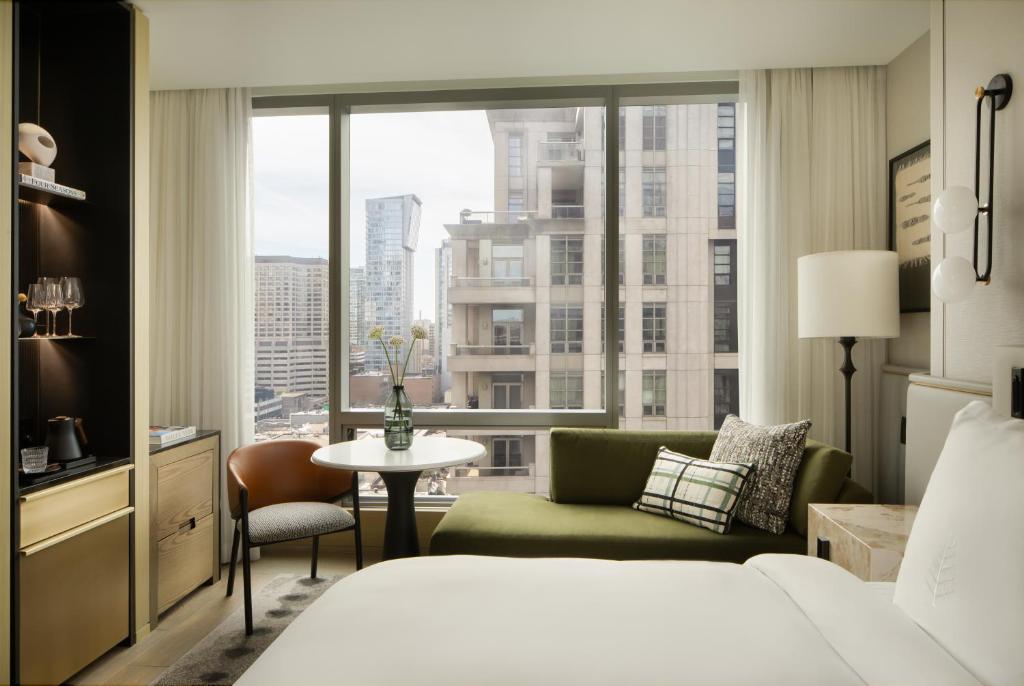 Four Seasons Hotel Toronto, photo 2