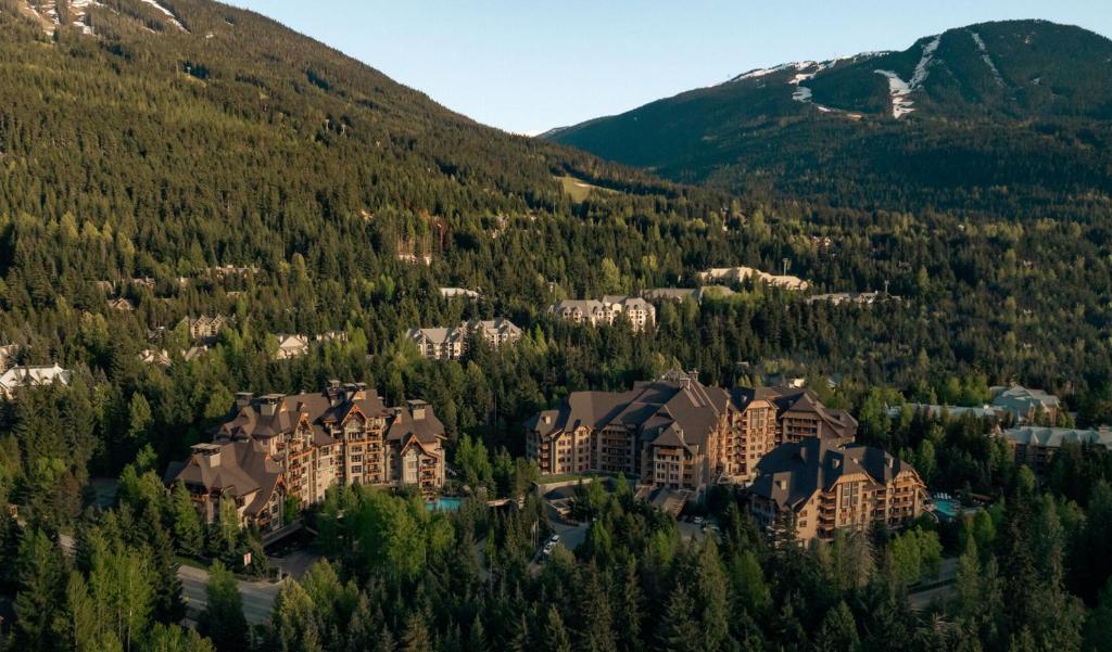 Four Seasons Resort Whistler, photo 1