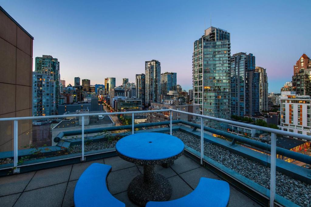Grand Park Hotel & Suites Downtown Vancouver, an Ascend Collection Hotel, photo 1