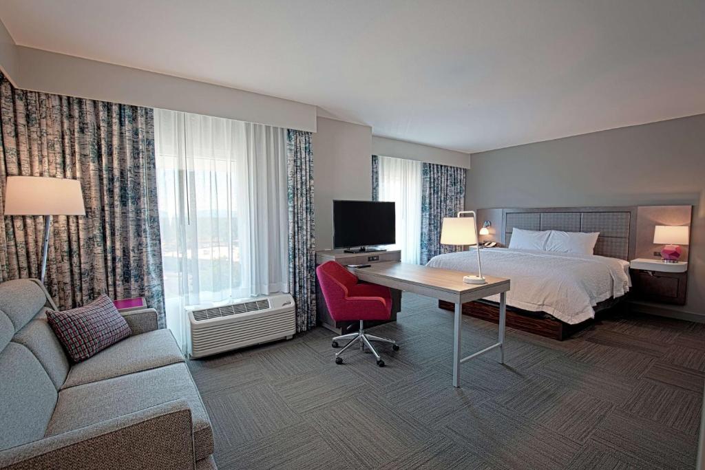 Hampton Inn & Suites Asheville Biltmore Area, photo 2