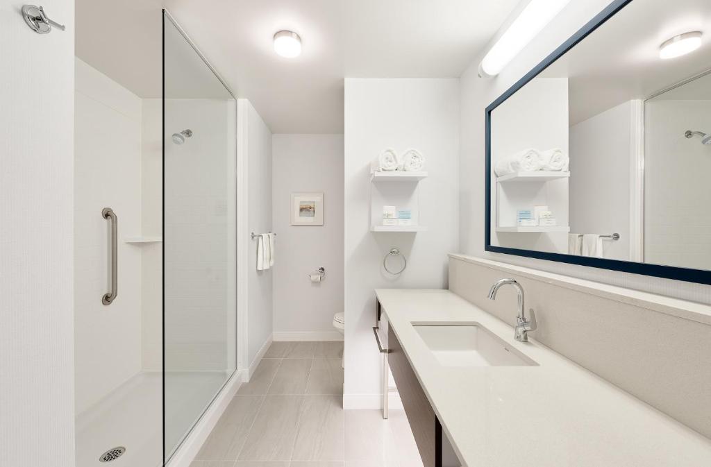Hampton Inn & Suites by Hilton Quebec City Levis, photo 3
