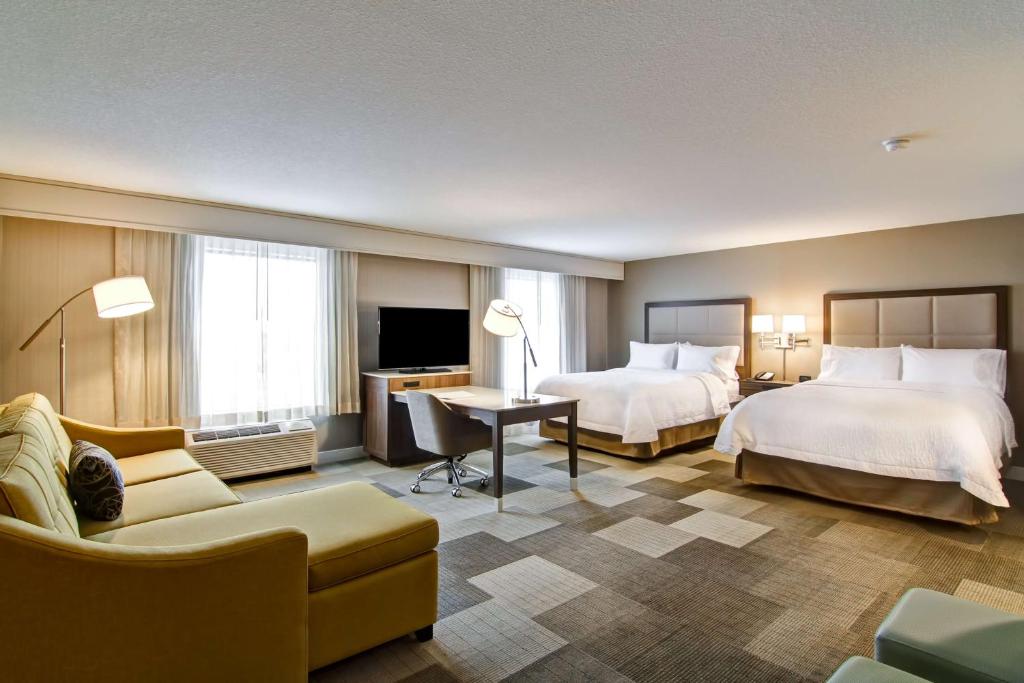 Hampton Inn & Suites by Hilton Saskatoon Airport, photo 2
