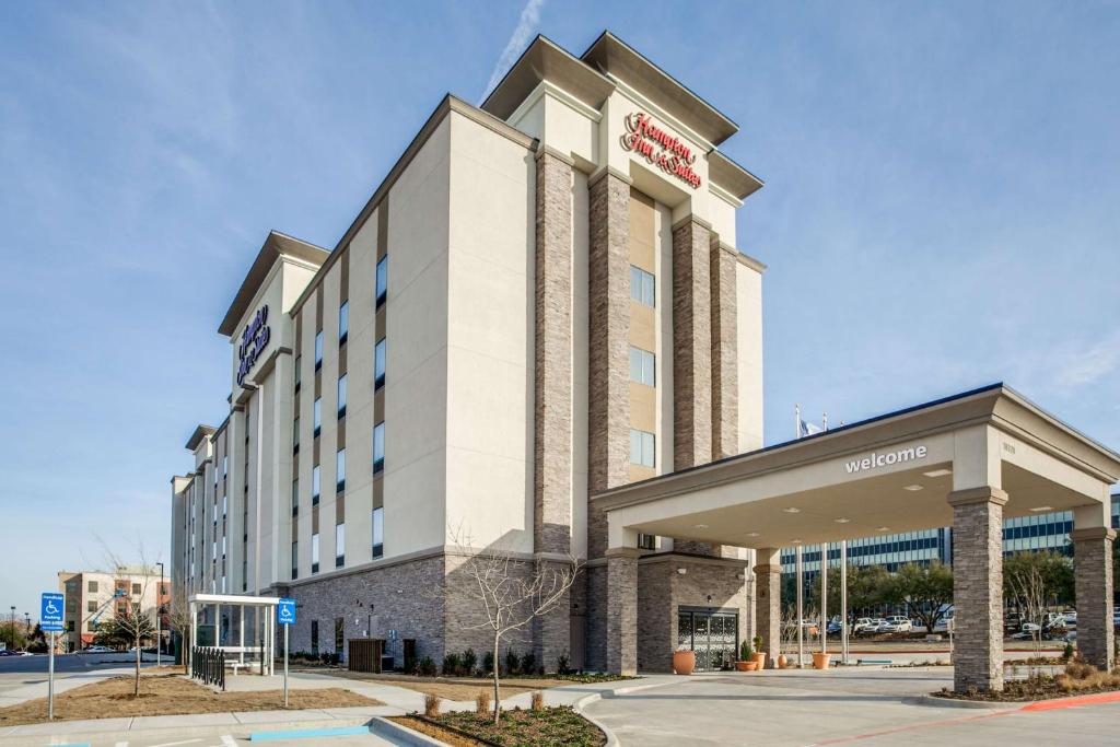 Hampton Inn & Suites Dallas - North Park Area, photo 1