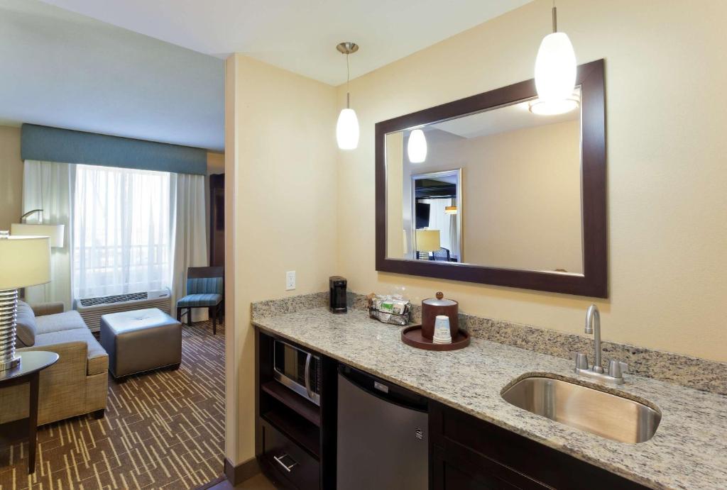 Hampton Inn & Suites Denver/Airport - Gateway Park, photo 3