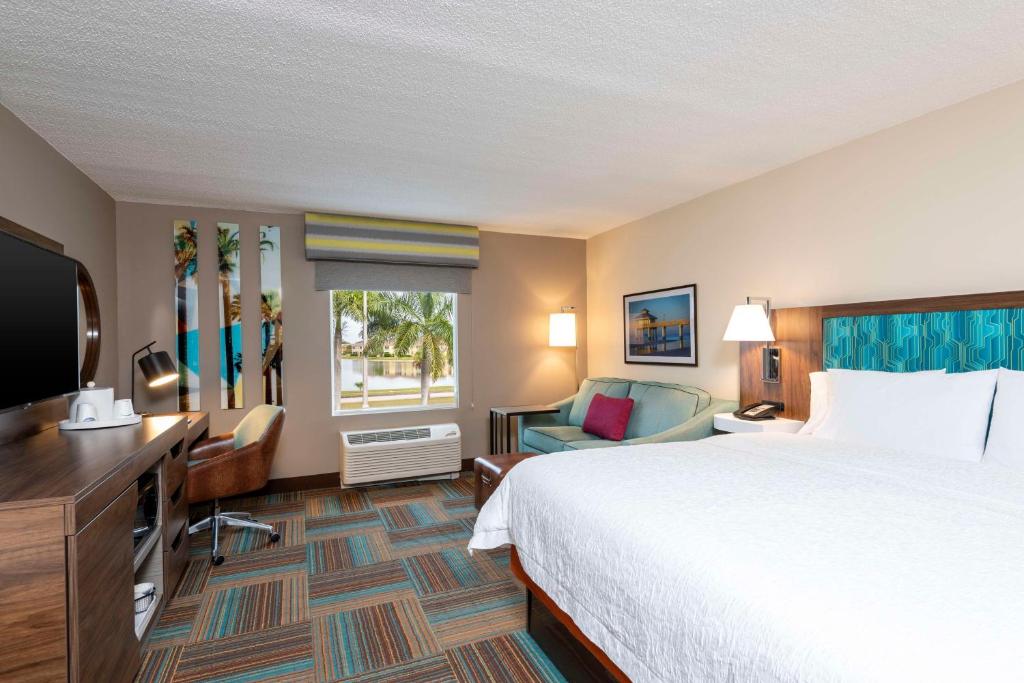 Hampton Inn & Suites Fort Myers-Colonial Blvd, photo 2