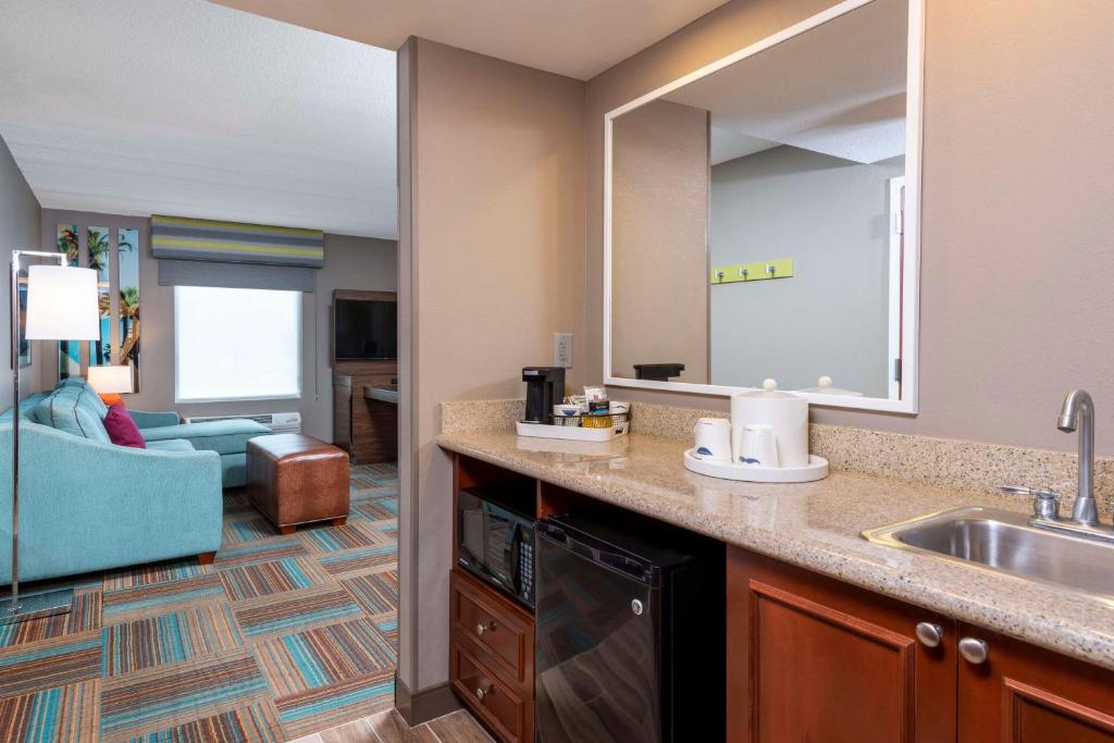 Hampton Inn & Suites Fort Myers-Colonial Blvd, photo 3