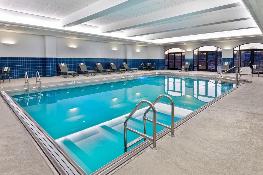 Hampton Inn & Suites - Kansas City Country Club Plaza, photo 4
