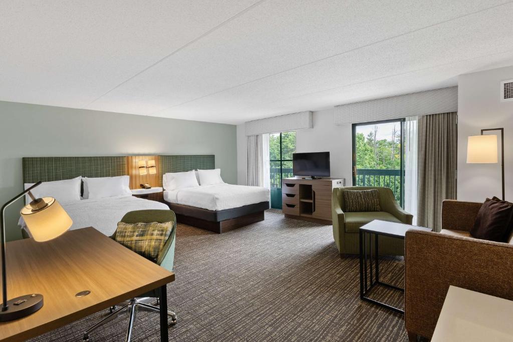 Hampton Inn & Suites Lake George, photo 2