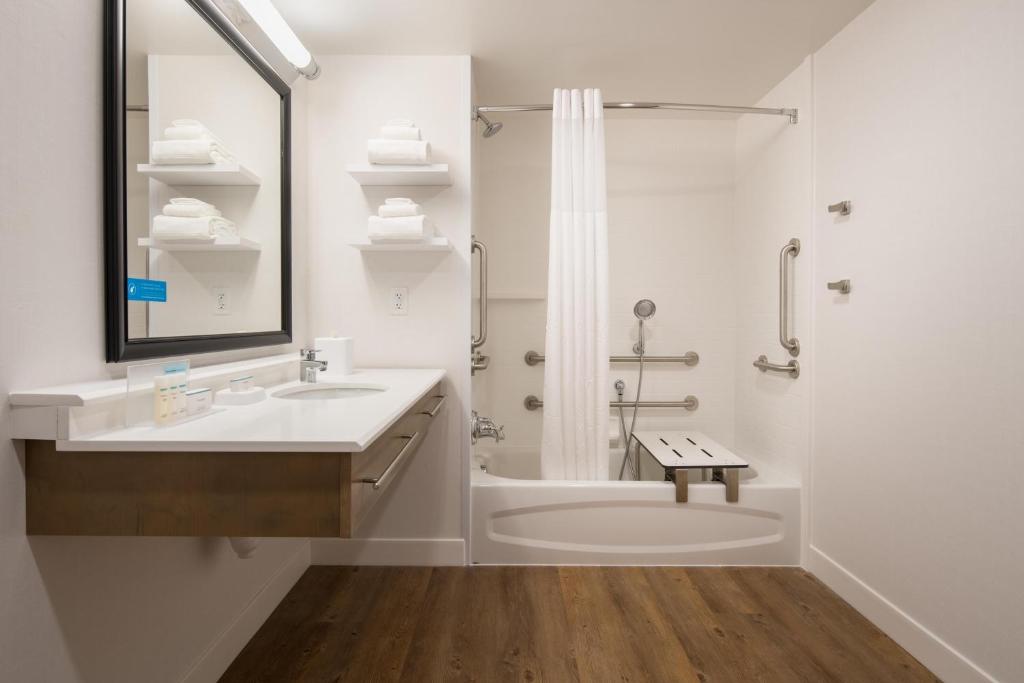 Hampton Inn & Suites Portland/Pearl District, photo 3