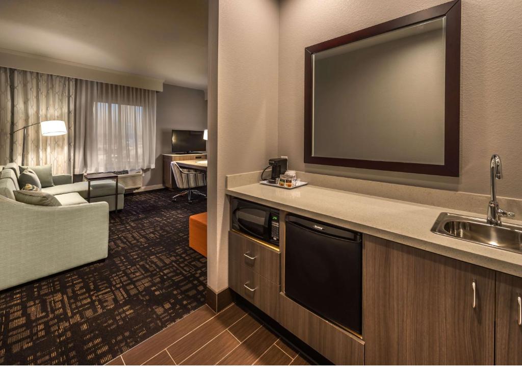 Hampton Inn & Suites Reno West, photo 3