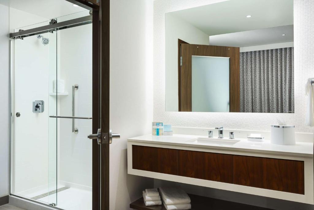 Hampton Inn & Suites Santa Monica, photo 3