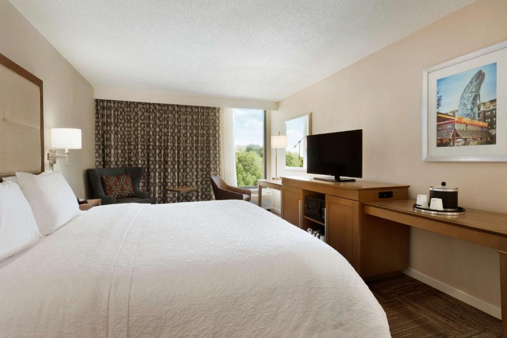 Hampton Inn Atlanta - Buckhead, photo 2
