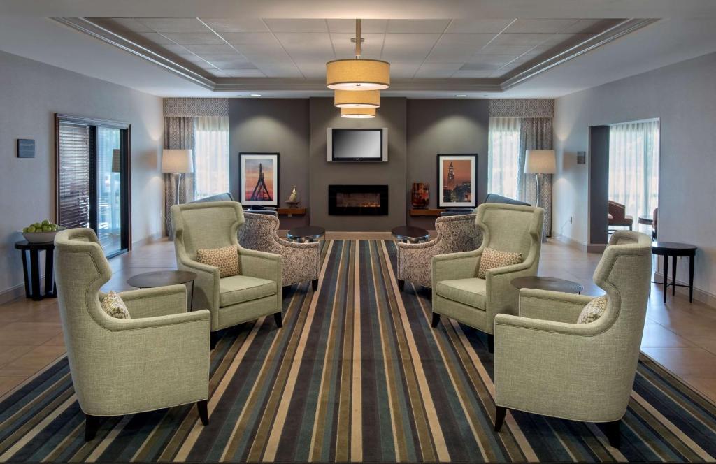 Hampton Inn Boston Logan Airport, photo 3