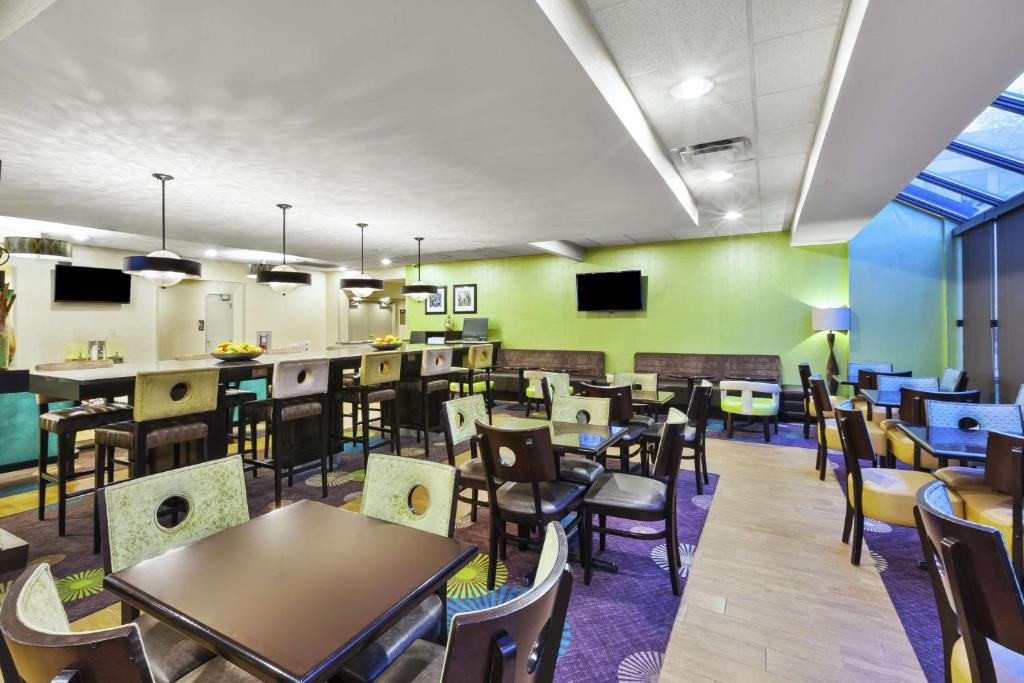 Hampton Inn Clinton, photo 4