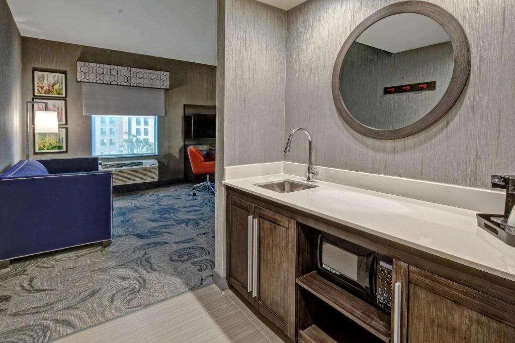 Hampton Inn Fresno Airport, photo 3