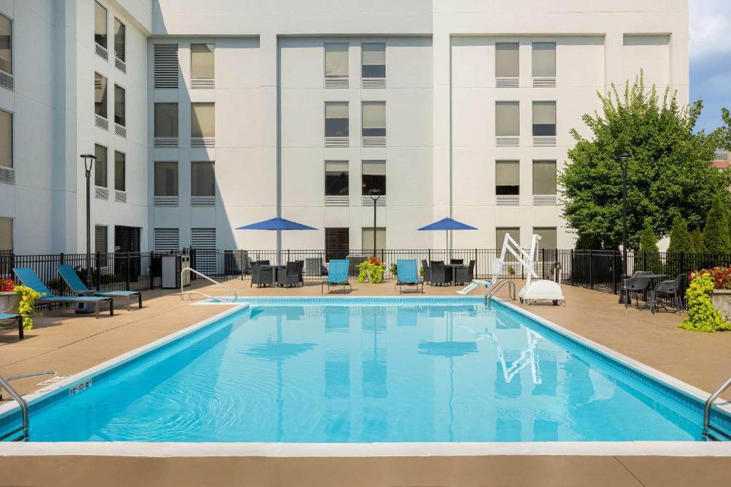 Hampton Inn Louisville - Airport, photo 4
