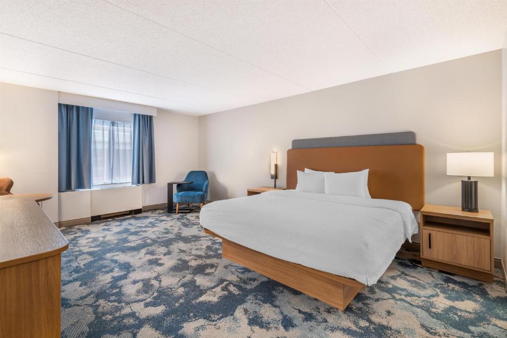 Hampton Inn, photo 2