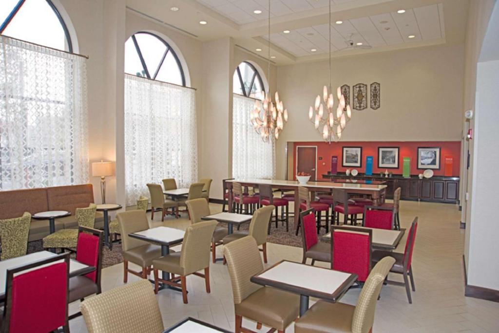 Hampton Inn, photo 4