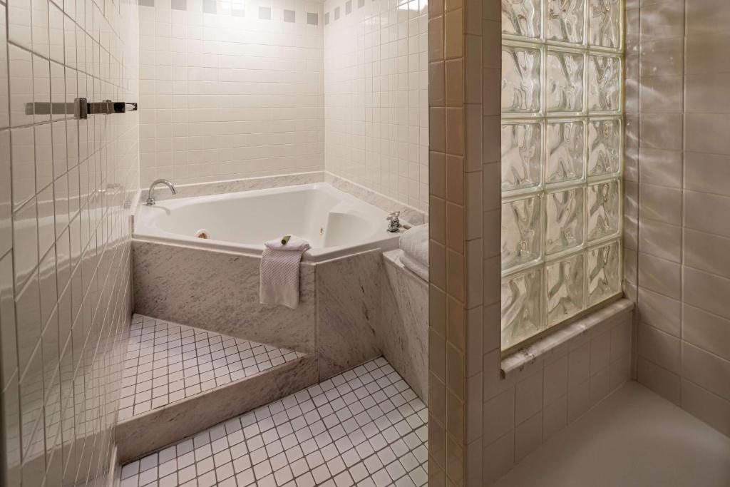 Hilton Cincinnati Netherland Plaza, photo 4