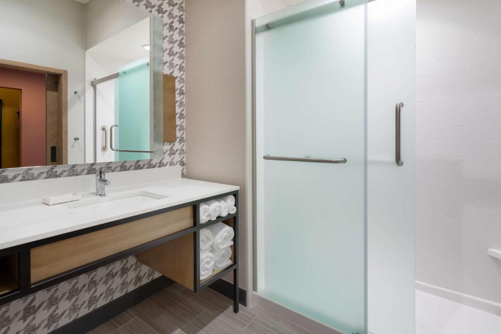 Hilton Garden Inn Hays, KS, photo 3