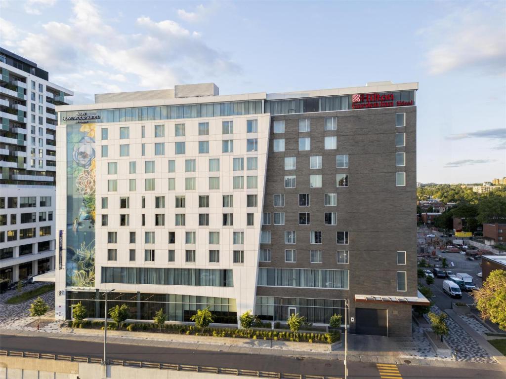 Hilton Garden Inn Montreal Midtown, Quebec, Canada, photo 1