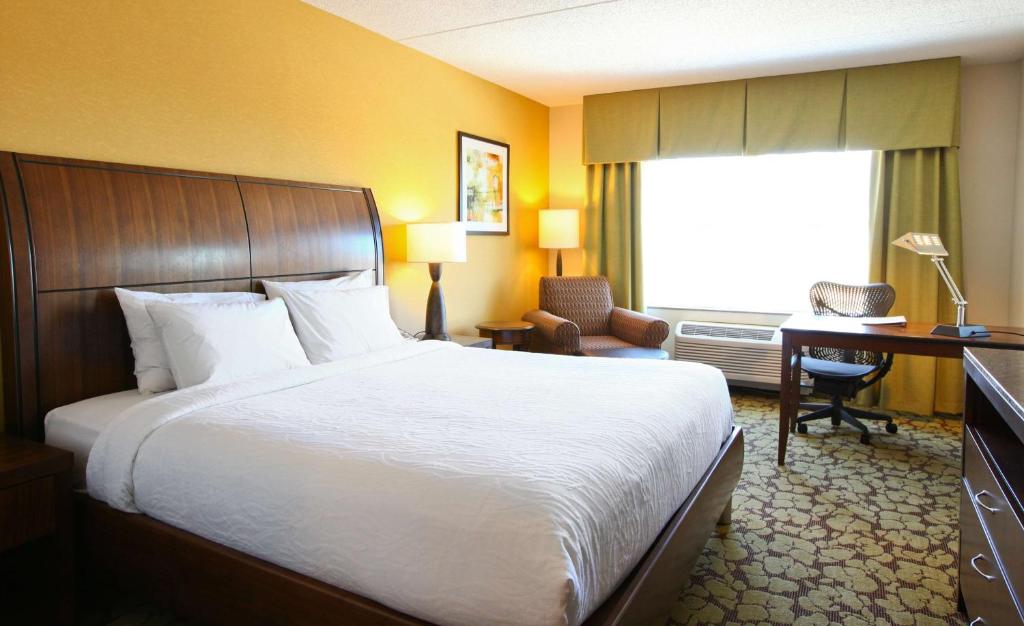 Hilton Garden Inn Olathe, photo 2