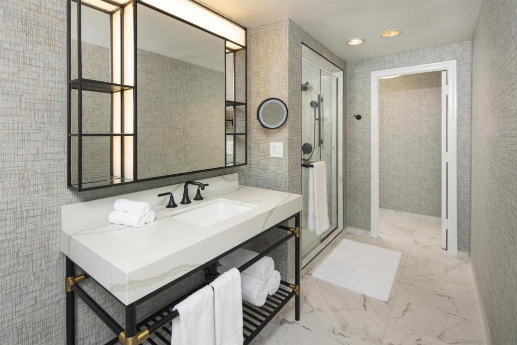 Hilton Milwaukee, photo 2