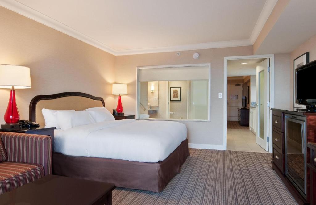 Hilton Niagara Falls/ Fallsview Hotel and Suites, photo 2