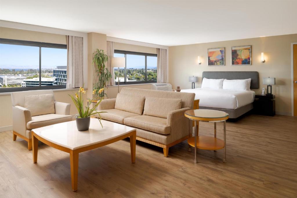 Hilton San Francisco Airport Bayfront - No Resort Fee, photo 2