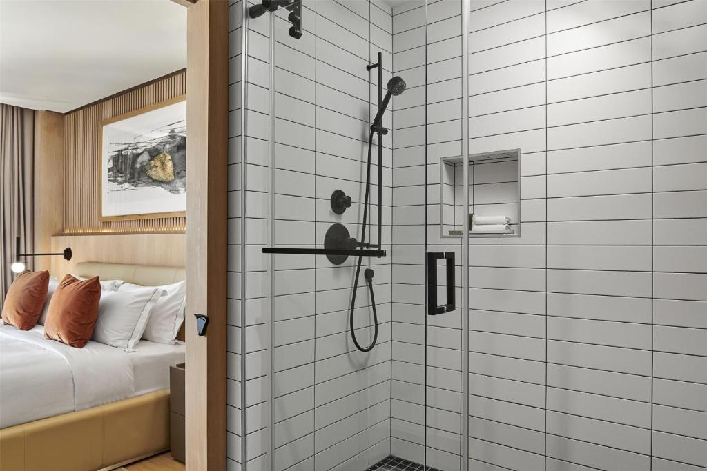 Hilton Toronto Airport Hotel & Suites, photo 3