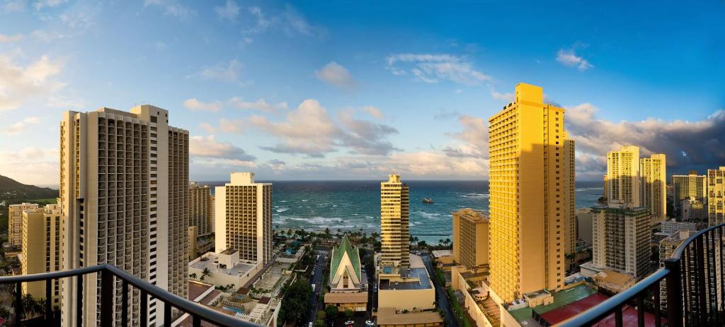 Hilton - Waikiki Beach, photo 3
