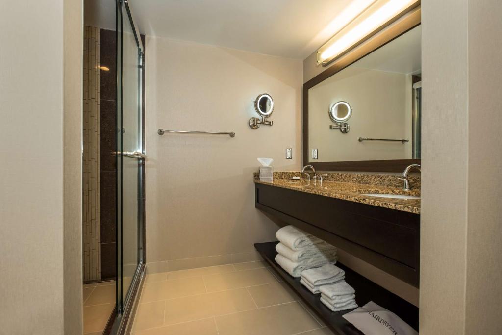 Hilton Winnipeg Airport Suites, photo 2